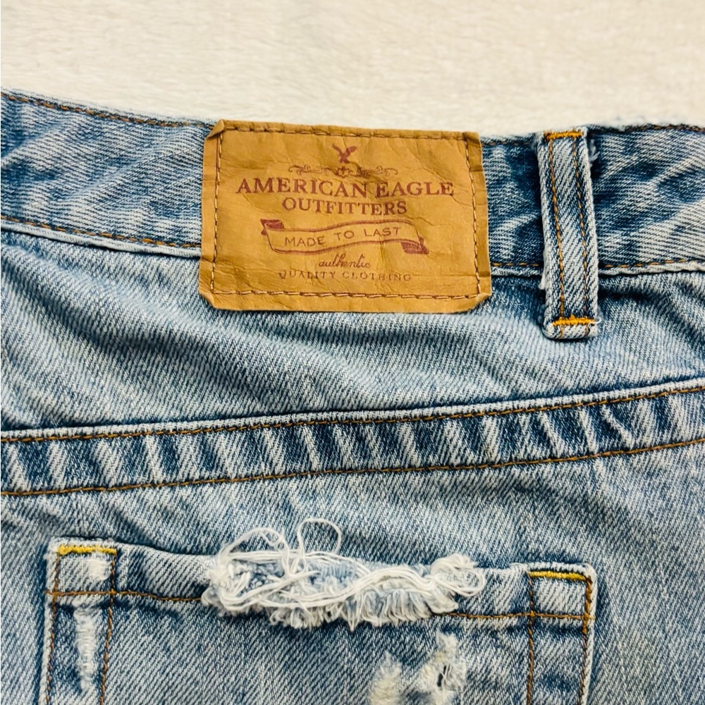 American Eagle Outfitters Vintage Women's Frayed Hem Jean Shorts EUC Size 2 - Picture 3 of 7